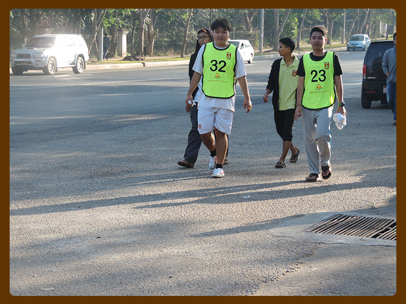 '2014 YGN Walking 05